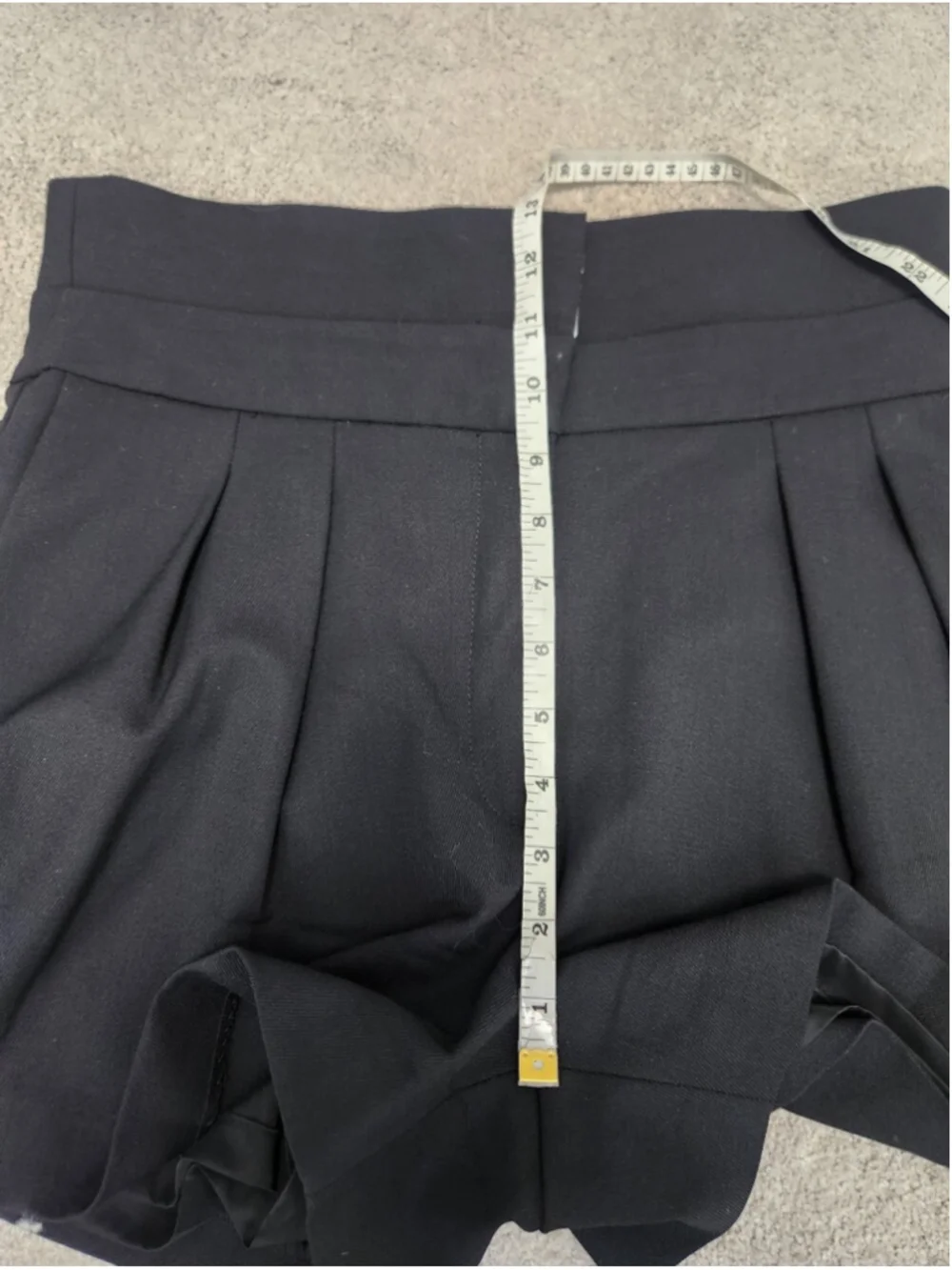 Aritzia Babaton Black Shorts Wool Pleated High Waisted Sz 8 Dark Academia Preppy
